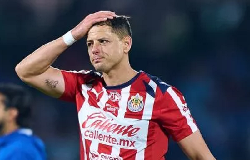 Chicharito Hernández se despide de Chivas entre nostalgia y polémicas