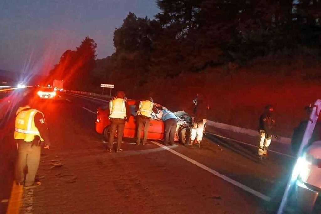 choque deja un muerto y un herido en la Autopista Siglo XXI, en Michoacán
