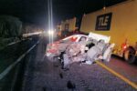 Choque entre vehículo compacto y tráiler nodriza deja un muerto en la Siglo XXI