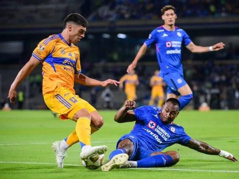 Cruz Azul y Tigres empatan 1-1 en el juego de ida de semifinales