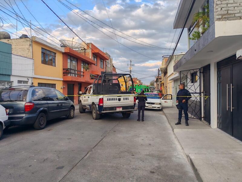 De una puñalada en el estómago asesinan a taxista en la Miguel Silva de Morelia