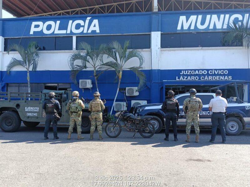 Decomisan en la región Lázaro Cárdenas, cámaras y una motocicleta