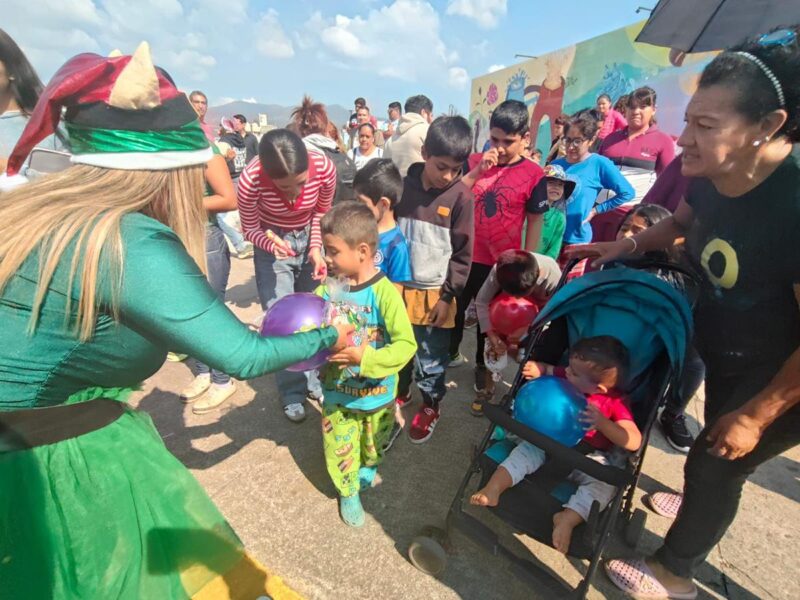Desde el corazón de Morelia, estudiantes nicolaitas regalan más de 3 mil sonrisas a la niñez