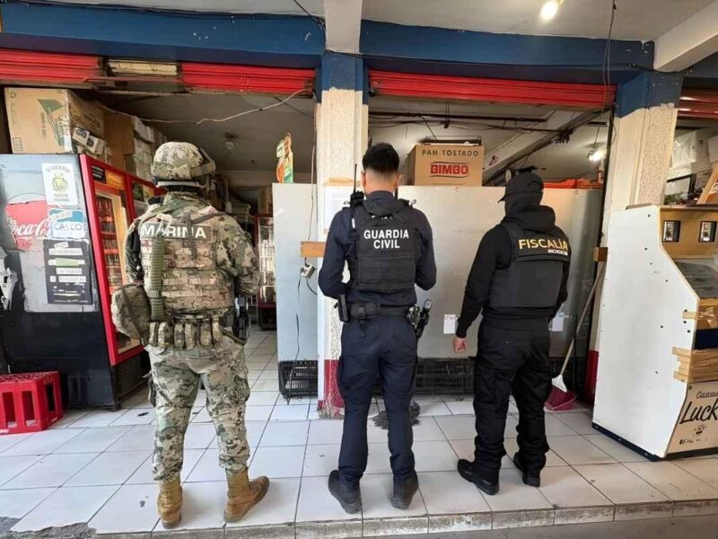 Ejecuta FGE cateos en Lázaro Cárdenas y asegura 183 máquinas tragamonedas