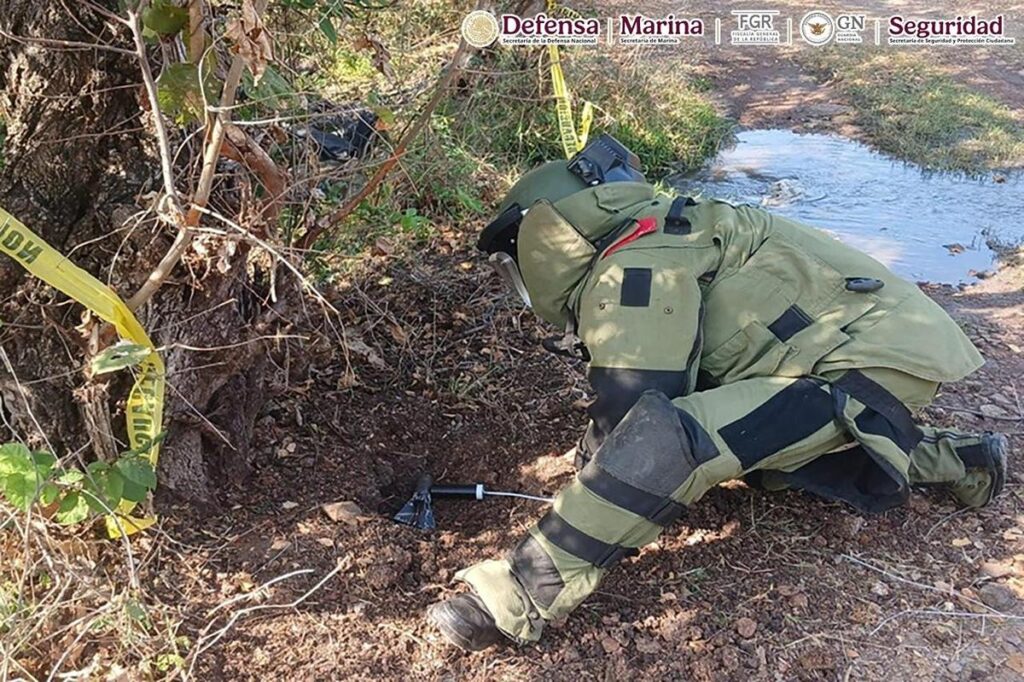 En operativos distintos detienen a 5 personas y aseguran armas de fuego en Michoacán-1