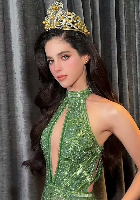 Fátima Bosch Miss Universo 2025 llega a México y huye de la prensa