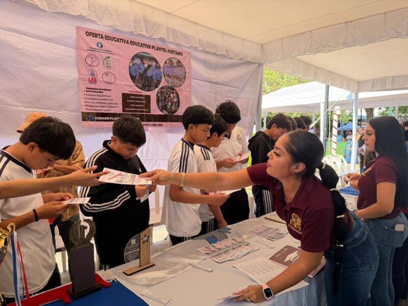 Ferias del Bienestar impulsan oferta educativa para jóvenes con Plan Michoacán