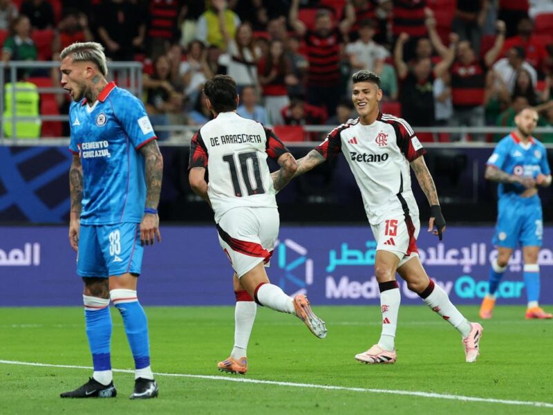 Flamengo de Brasil elimina 2-1 a Cruz Azul en la Copa Interncontinental
