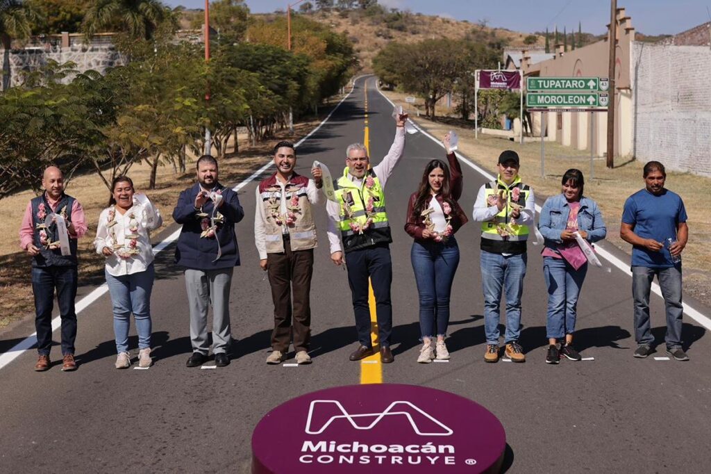 Inaugura Bedolla rehabilitación carretera San José Cuaro-Tupátaro que impulsará el turismo en Huandacareo-2