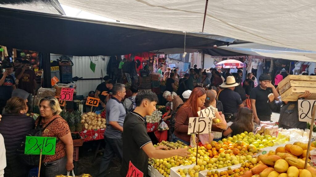 Mercados de Morelia, a tope este 24 de diciembre 2025-1