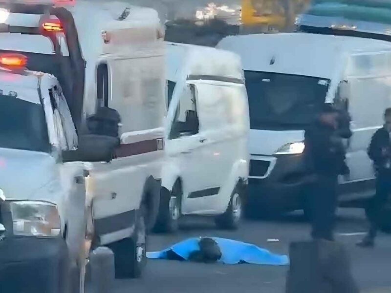Motociclista muere en accidente vehicular tras derrapar sobre la carretera Salamanca Morelia
