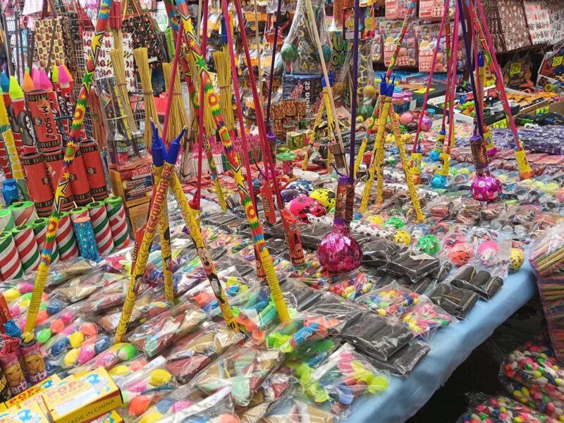 Perdiste venta de pirotecnia en tianguis de Morelia, pese a prohibiciones