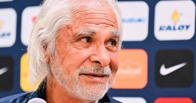 salida Miguel Mejía Barón de Pumas