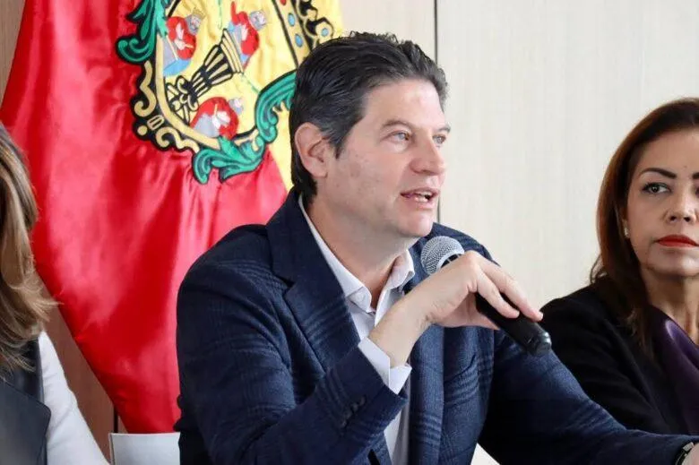 Se rebela Alfonso Martínez al Congreso: sin permiso, rentará Palacio Municipal para fiestas