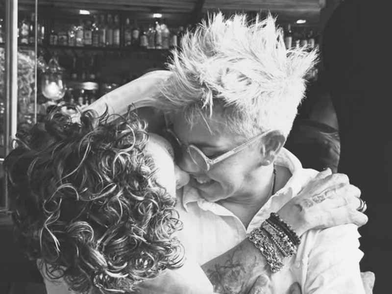 Tras declararse bisexual, Federica Quijano desata rumores de romance con fotos y frases de amor a una mujer