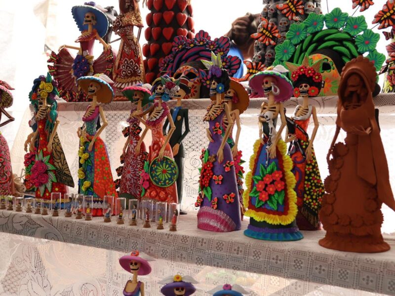 Venta de catrinas de Capula en Liverpool potencia el mercado nacional para personas artesanas