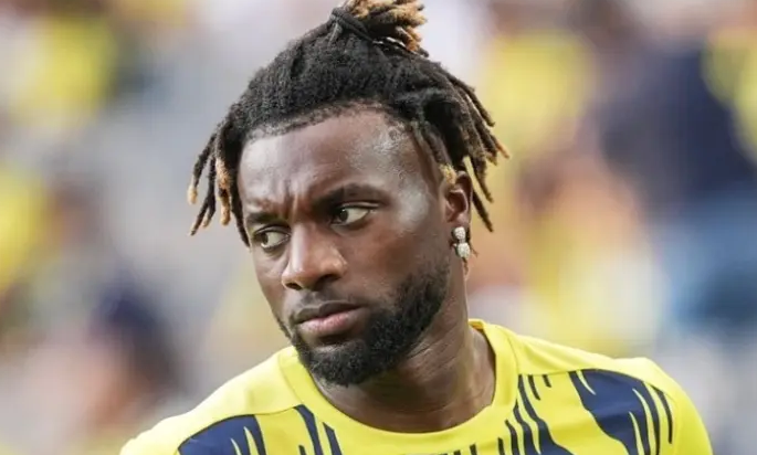 Allan Saint-Maximin, jugador del América, estalla contra racistas que atacan a sus hijos