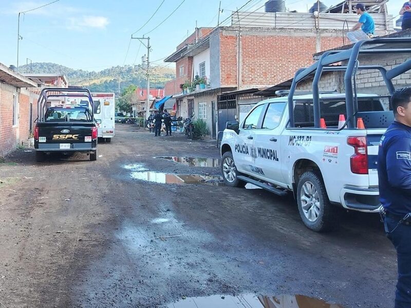 Ataque armado deja dos hombres muertos dentro de vivienda en Uruapan