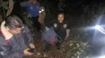 Bomberos de Zitácuaro rescatan con vida a ocho excursionistas extraviados en el cerro del Cacique