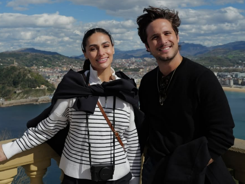 Diego Boneta y Renata Notni en crisis en su relación