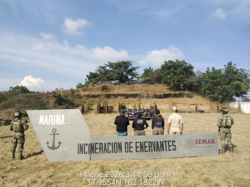 Efectúa Semar la incineración de 87 bultos de narcóticos en Michoacán
