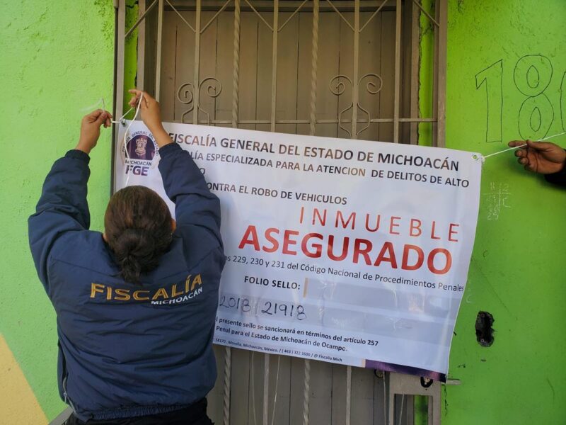 Ejecuta FGE cateo en Morelia y asegura 425 dosis de metanfetamina