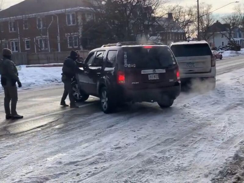 ICE mata a una mujer durante una redada en Minneapolis