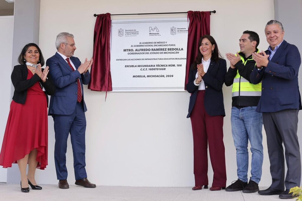 Inaugura Bedolla nuevas instalaciones de Secundaria Técnica 166 en Morelia-2