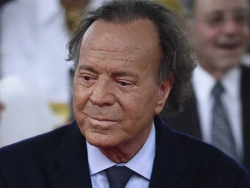 Julio Iglesias acusado de agresiones sexuales: