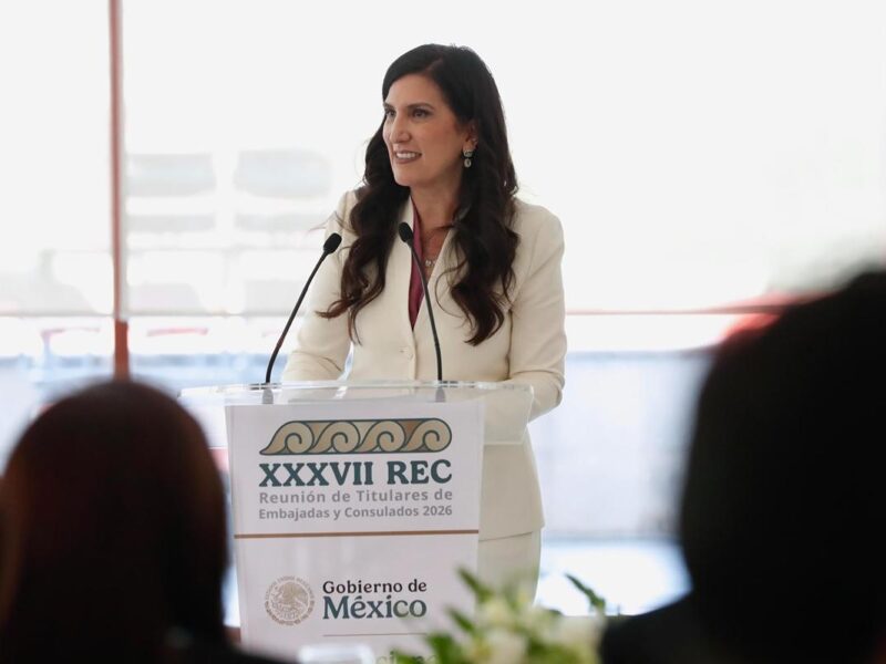 Kenia López Rabadán alerta sobre peligro de reducir recursos a partidos en reforma electoral