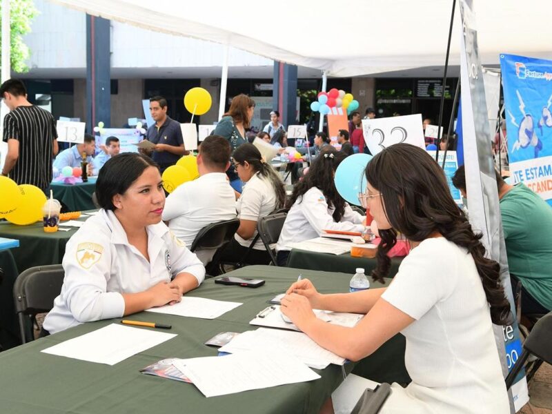 Más de 1,600 vacantes en la primera feria de empleo del Plan Michoacán