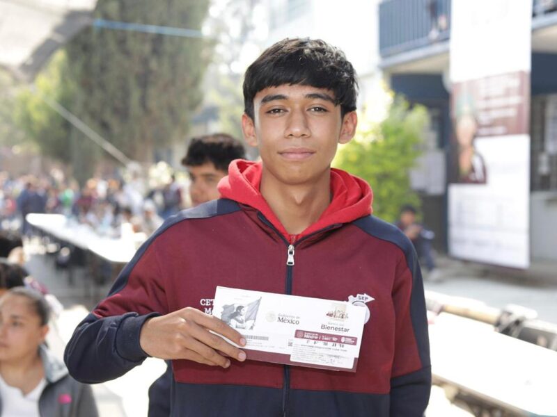 Más de 194 mil estudiantes de prepa y universidad beneficiados con sistema de becas: Iemsysem