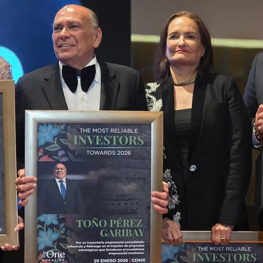 Padre de Checo Pérez niega orden de restricción por parte de Lucía Méndez y presenta a su nueva novia-2