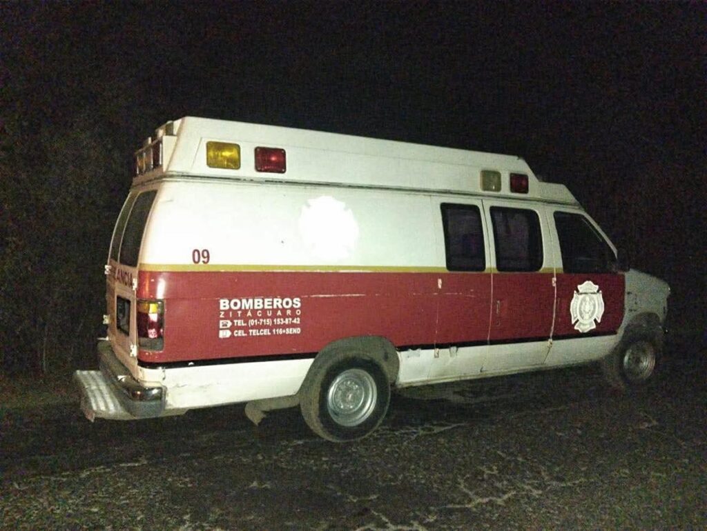 Reportan volcadura de tráiler en la Zitácuaro-Morelia