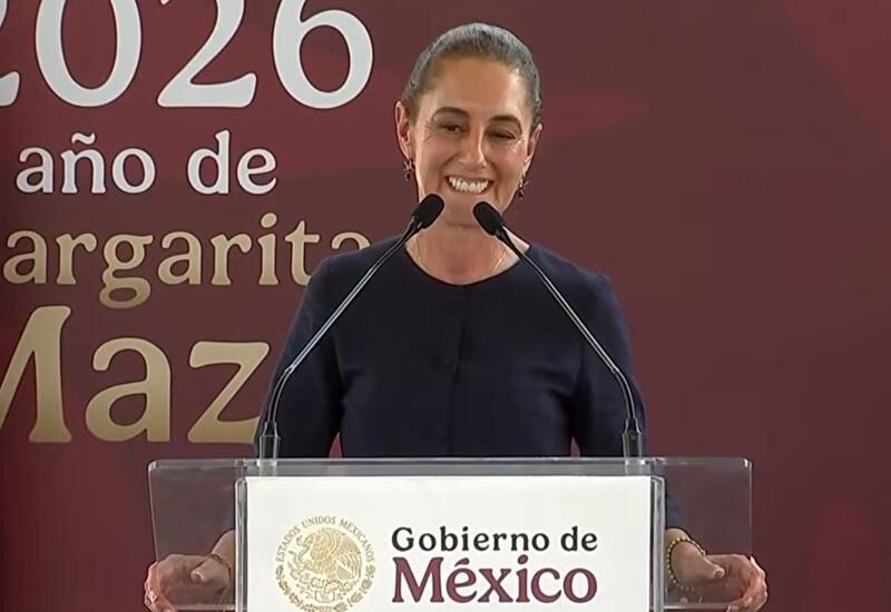Sheinbaum rechaza acusaciones de autoritarismo durante gira en Michoacán