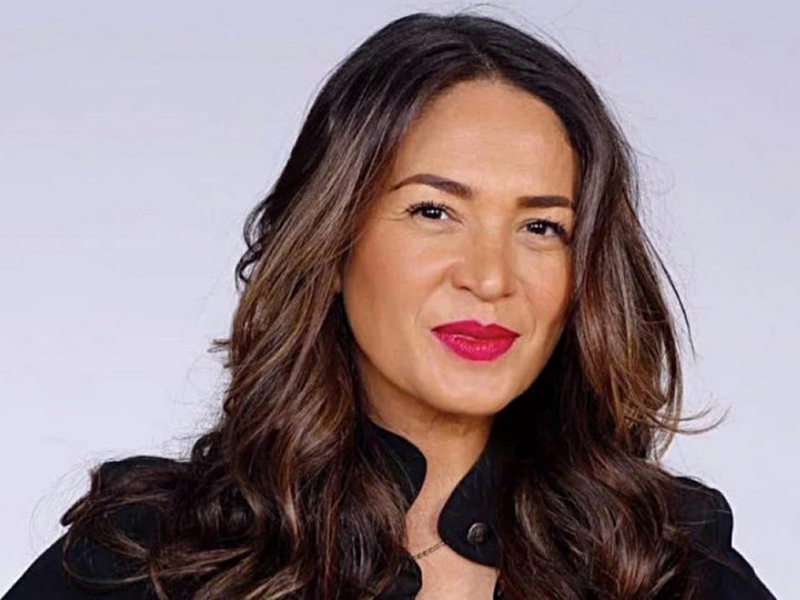 Yolanda Andrade feliz en salón de belleza! Reaparece