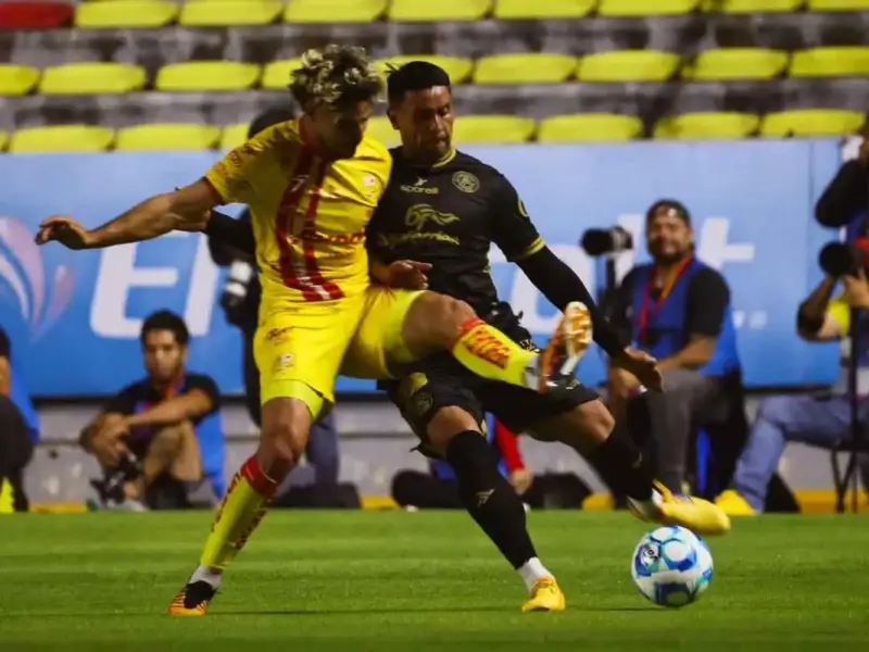 Morelia logra un triunfo agónico ante Atlético La Paz con penal de Brayton Vázquez, consolidándose como líder del Clausura 2026