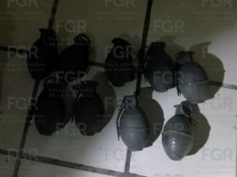 Abandonan un vehículo con 9 granadas de fragmentación en Cotija, Michoacán