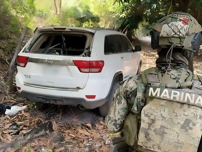 aseguran camioneta abandonada y con impactos de bala en Michoacán