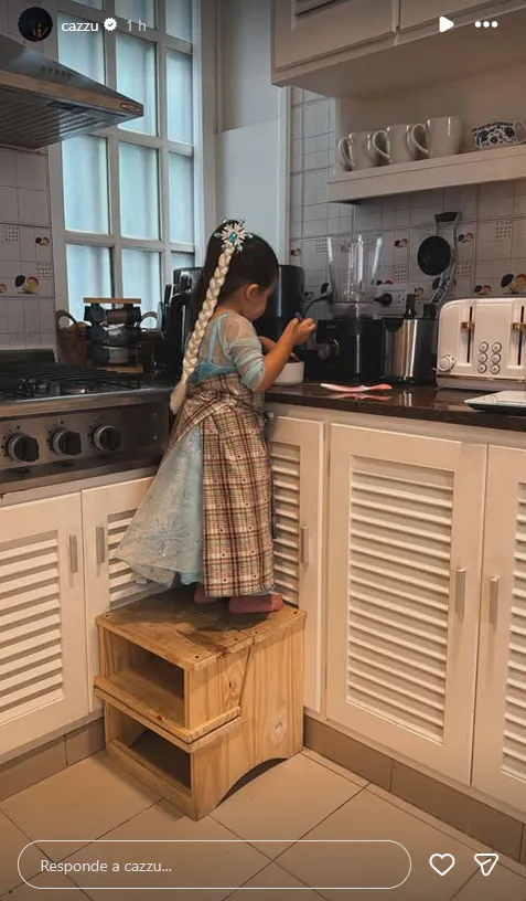 ¡Así de grande está! Cazzu publica imagende su hija y redes mencionan a Nodal-2