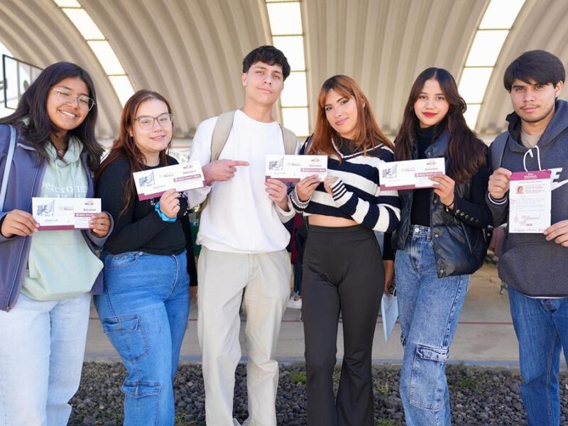 ¡Atención universitarios! Inicia entrega de tarjetas Gertrudis Bocanegra en Michoacán