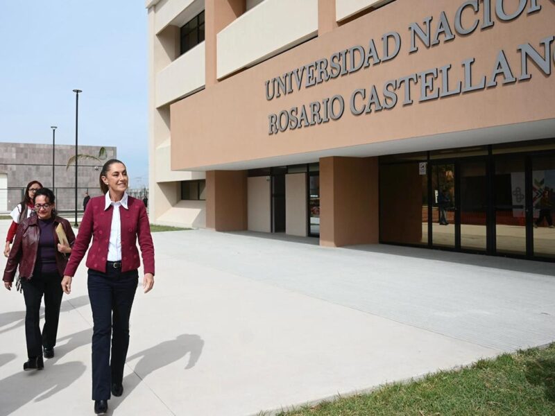 Beca Gertrudis Bocanegra será universal para los estudiantes de la Universidad Rosario Castellanos