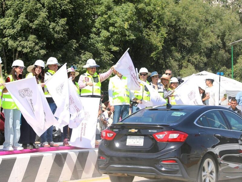 Bedolla abre carriles superiores del Paso La Hielera; agilizará el tránsito de 30 mil vehículos diarios