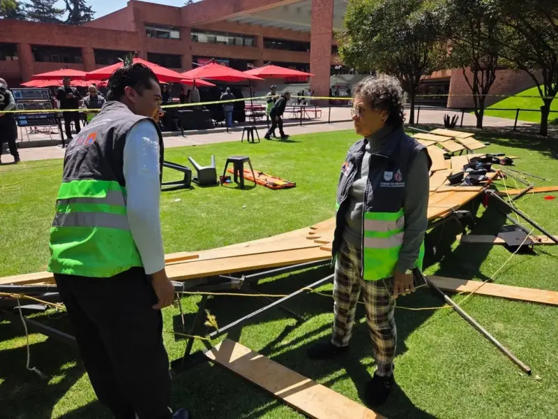 Colapso de grada en graduación de la Ibero deja 23 heridos en CDMX