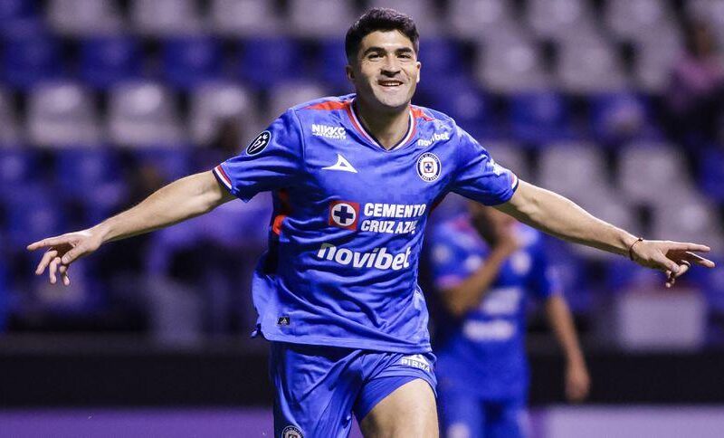 Con la ‘ley del ex’ Cruz Azul doblegó 2-1 a Tigres
