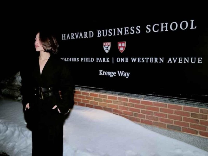 Danna Paola es reconocida en Harvard y celebra el éxito de Bad Bunny en el Super Bowl