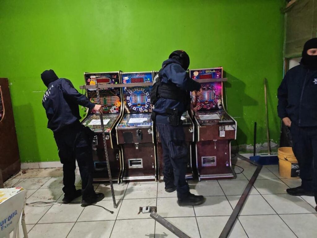 Decomisan 107 máquinas trafamonedas en Maravatío, Michoacán