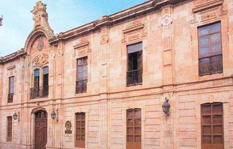 Denuncian violencia de género en Facultad de Derecho de la UMSNH