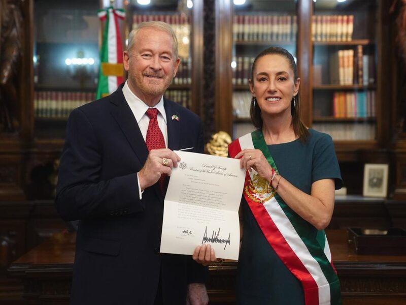 Embajador de EU se reúne con Sheinbaum en Palacio Nacional tras la caída de "El Mencho"