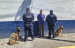 Elementos de la Guardia Civil detienen a un joven con marihuana y una réplica de arma de fuego
